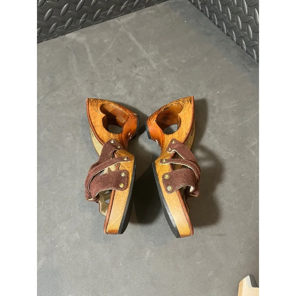 Indomario Sandals Size 8 Brown Wood Wedge Heart Cutout Carved Floral Suede Shoe
